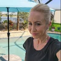 Jennifer Ruffner's Instagram, Twitter & Facebook