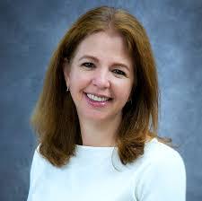 Leslie Sennett's Instagram, Twitter & Facebook