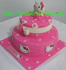 Kue ultah hello kitty bertingkat di jakarta Kue Ulang Tahun Hello Kitty Delvira Probowati Coklatchic Cake Est 2004