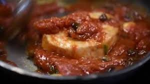 Il pesce spada si presta a molti tipi di preparazioni: Pesce Spada Alla Pizzaiola Le Ricette Di Molto Italiano Youtube