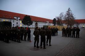 123,277 likes · 10,255 talking about this. Prasenzdienst So Ist Das Leben In Der Kaserne Fm4 Orf At