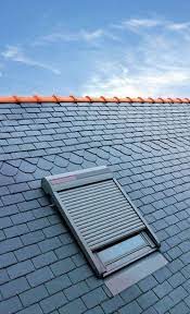 volet pour la maison et volet roulant velux quel volet choisir velux maison de grange toiture ardoise