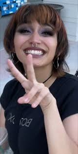 Mothers sharing grief and finding support after losing their daughters