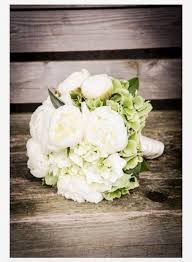 Weisse Pfingstrosen Und Hortensien Pfingstrosen Und Hortensien Blumenstrauss Hochzeit Brautstrauss