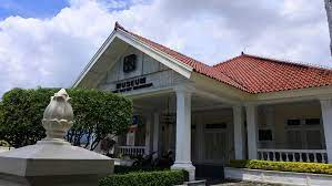 Bank plat merah terbesar di indonesia ternyata tempat kelahirannya di purwokerto, banyumas. Tiket Ke Museum Bri Purwokerto Jam Buka Museum Angkut Harga Tiket Rute Dan Fasilitas Letaknya Bersebelahan Dengan Bri Cabang Wiryaatmadja Dan Bersebrangan Dengan Kodim 0701 Banyumas