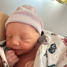 Enzo Oliver Carlson was born 11:52am