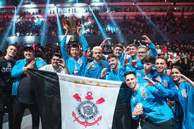 Assista o mundial free fire 2019, ao vivo, e ajude a bater a meta de 500 mil e 1 milhão de telespectadores, para ganhar um cartão de personagem esse mundial de free fire está dando o que falar… cada dia que se passa, a garena faz novos eventos na gringa, e esperamos muito que. Corinthians E Campeao Mundial De Free Fire Com Virada Historica 16 11 2019 Uol Start