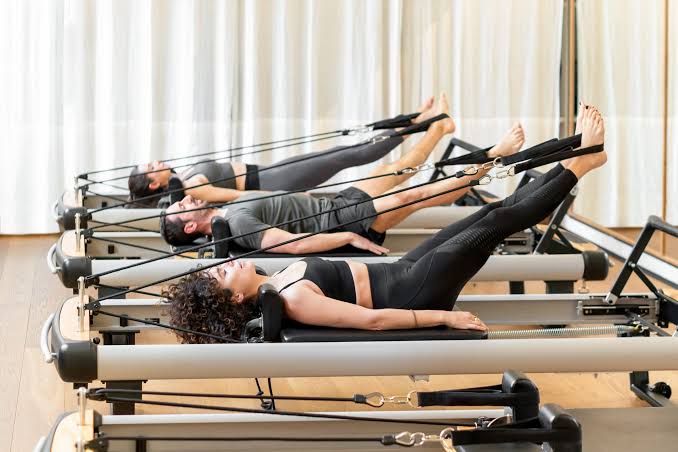 Pilates classes: Should beginners take mat or reformer classes?