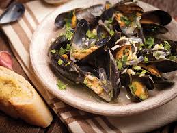 Steamed Mussels W White Wine Cream Recipe Metropolitan Market Recipe Seafood Recipes Mussels Cooking With White Wine