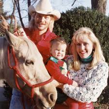 Country Music artist Alan Jackson and Denise were high school sweethearts  in Newnan, Georgia and have been married over 44 years and 10 months (since  December 15, 1979) . . . #alanjackson