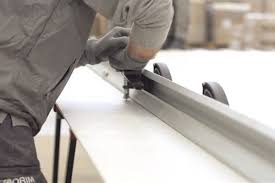 Bei uns finden sie die beste fliesenauswahl im modernsten 1.000m2 großen fliesenschauraum wiens. Schneiden Von Grossformatigen Fliesen Florim S P A Sb