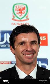 Gary speed wales hi-res stock photography and images