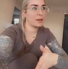 Jen Bretty Video Sayig I Love You