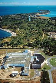It is approximately 11 miles (18 km) in length. Plum Island New York Wikipedia
