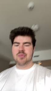 Henry Ucci's Instagram, Twitter & Facebook