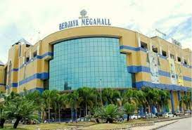 Bilik dekat dengan megamall, eastcoast mall, kuantan city mall,7 eleven, kedai makan, kipas ceiling,mesin basuh dan air yg kuat utk mandi disediakan. Berjaya Megamall Picture Of Berjaya Megamall Kuantan Tripadvisor
