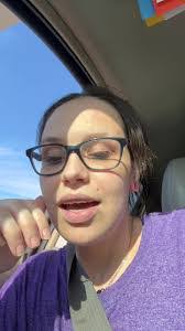 Jennifer Newhard's Instagram, Twitter & Facebook