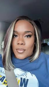 Roslyn Ware's Instagram, Twitter & Facebook