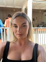 Rent a chair position in Noosa salon needed