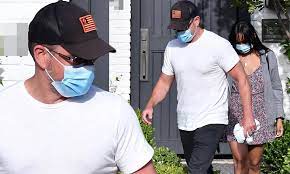 Blink and you'll miss matt damon's cameo in deadpool 2. Matt Damon And Family Wear Masks As They Pay A Visit To Actor S Bff Ben Affleck At His La Home Daily Mail Online