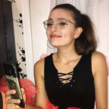 Eva Redmond (@eva8504)