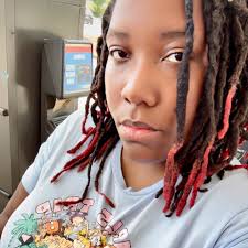 A bear was fatally hit in a North Carolina crash that totaled the car. Read  more →  https://myfox8.com/news/north-carolina/bear-killed-in-north-carolina-car-crash-totaling-vehicle-officials/?utm_source=facebook&utm_medium=referral&utm_campaign  ...