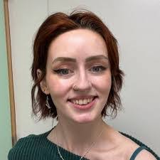 Sarah Devon's Instagram, Twitter & Facebook