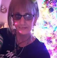 Breakfast Stuffed 🥑 Avocados If you love be avocados as much as I do. This  is a healthy breakfast that is good for you! Ingredients Avocado (1 per  person), Eggs (2 per