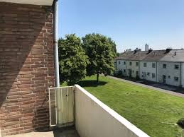 Krefeld und bietet zahlreiche attraktionen zur freizeitgestaltung, wie wanderwege, spielplätze, einen waldlehrpfad. 3 Zimmer Wohnung Zu Vermieten 47809 Krefeld Linn Carl Sonnenschein Strasse 81 Mapio Net