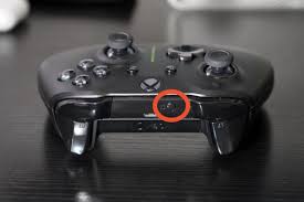 You won't get audio through the controller. How To Pair An Xbox One Controller With Your Iphone Or Ipad Macworld