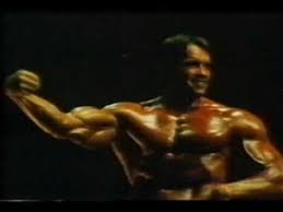 Stretching the tape at an incredible 58″, arnold schwarzenegger's chest had it all: Arnold Schwarzenegger Posing Youtube