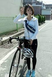 girls on bikes おしゃれまとめの人気アイデア pinterest chun yueh chen サイクリスト 女性サイクリスト 自転車 ファッション