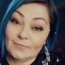 Amber Wenderoth's Instagram, Twitter & Facebook