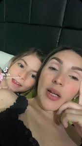 Sara hablando de la vida , Los que me conocen y comparten conmigo saben que  siempre les hago comentarios sobre Sara; lo extrovertida que es y las  ocurrencias con las que siempre sale, esto es algo ...