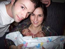 45 Photos Of Parents That Capture Their Emotional NICU Journeys