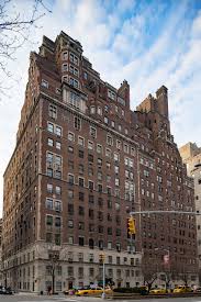 40 Percent Of The Buildings In Manhattan Could Not Be Built Today Published 2016 New York City Buildings Manhattan Buildings New York Architecture