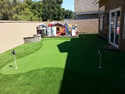 While it is possible to create your own backyard putting green with real turf, synthetic is frequently the more favorable option. Putting Green Installation Ecograss Artificial Turf And Grass Installation In Los Angeles