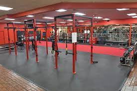 Children 3 months and older will enjoy a safe and fun environment while parents/guardians pursue their health and fitness goals. Tucson Gym Az 85715 Desert Sports Fitness Pantano