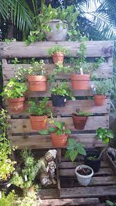 Diy Upcycle Pallet Herb Garden Great Vertical Garden Design By Eric Of Edison Ford Winter Estat Herb Garden Pallet Vertical Garden Design Vertical Herb Garden