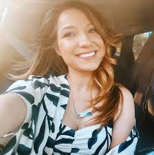 Denise Rill's Instagram, Twitter & Facebook