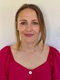 Holly Peacock's Instagram, Twitter & Facebook