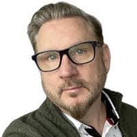 Dean Radke's Instagram, Twitter & Facebook