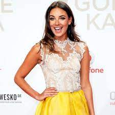 Maybe you would like to learn more about one of these? Janina Uhse Alle Details Zu Ihrem Designer Brautkleid Gala De