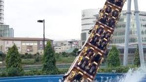 That S A No For Us The Vanish Roller Coaster In Yokohama Japan Goes Underwater This Roller Coaster Will Blow Your Mi Roller Coaster Yokohama Underwater
