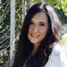 Mari Ramirez's Instagram, Twitter & Facebook