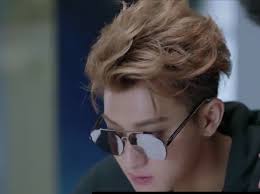 Tao Drama Brightest Star In The Sky Bright Stars Star Sky Huang Zi Tao Ayni zamanda du wan qing, bo xu'nun henuez en bueyuek rakibi olmak icin şekillenen bir şarkici yu zi rui'yi de timar ediyor. tao drama brightest star in the sky