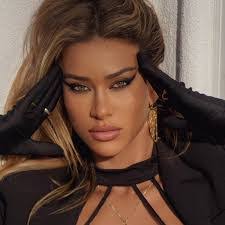 Cindy Prado's Instagram, Twitter & Facebook