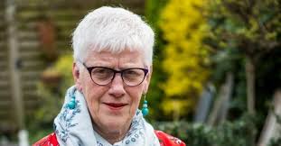 Viviane Van Pottelberghe uit Sint-Kruis publiceert debuutwerkboek:  'Schrijfvormen van a tot z'