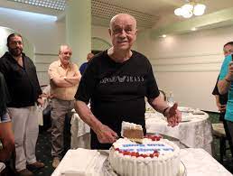 24 mai 1937, siriu, buzău, românia) este un interpret român de muzică populară din comuna siriu, județul buzău. Ce Pensie IncaseazÄƒ Benone Sinulescu De La Stat Artistul De 82 De Ani N O Duce Prea Bine Impact