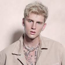 Machine gun kelly debuted a new slashed neck tattoo, and oh my. Machine Gun Kelly Clothes Outfits Brands Style And Looks Spotern
